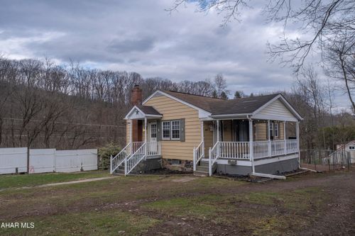 106 Fallon Ln, Tyrone, PA, 16686-7304 | Card Image