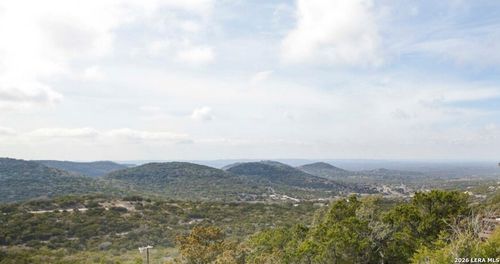 323 Timber Ridge Rd, Pipe Creek, TX, 78063-2205 | Card Image