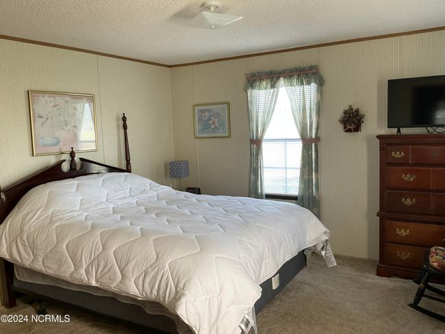 Master Bedroom | Image 19