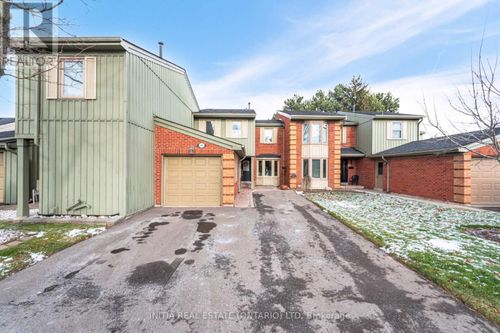 64-3265 S Millway, Mississauga, ON, L5L2R3 | Card Image