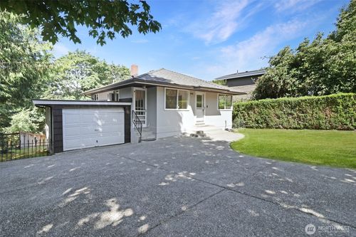 1521 Lake Avenue S, Renton, WA, 98055 | Card Image