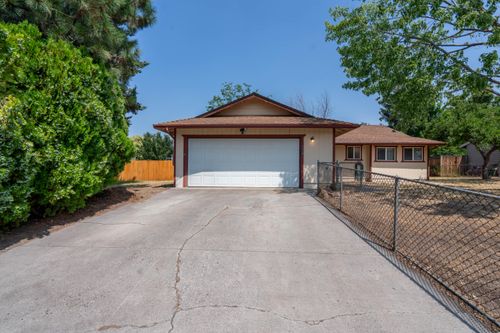 2425 Sw Glacier Ave, Redmond, OR, 97756-9385 | Card Image