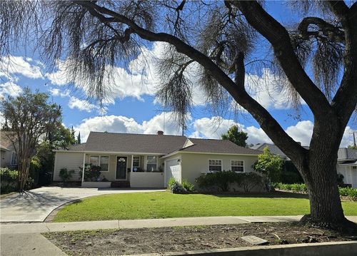 17840 Tarzana St, Encino, CA, 91316 | Card Image