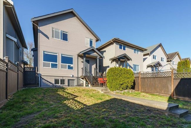 19430 66 A Avenue, House other with 3 bedrooms, 2 bathrooms and 2 parking in Surrey BC | Image 29