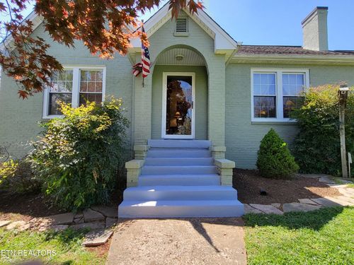 213 Boxwood Ave, Alcoa, TN, 37701-2803 | Card Image