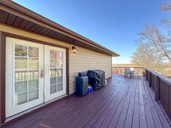 Wrap-around deck | Image 58