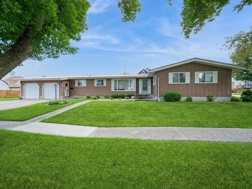 302 1st St, Keystone, IA, 52249-9708 | Card Image