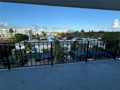 501 - 16508 E 26th Ave, Condo with 2 bedrooms, 2 bathrooms and null parking in North Miami Beach FL | Image 3