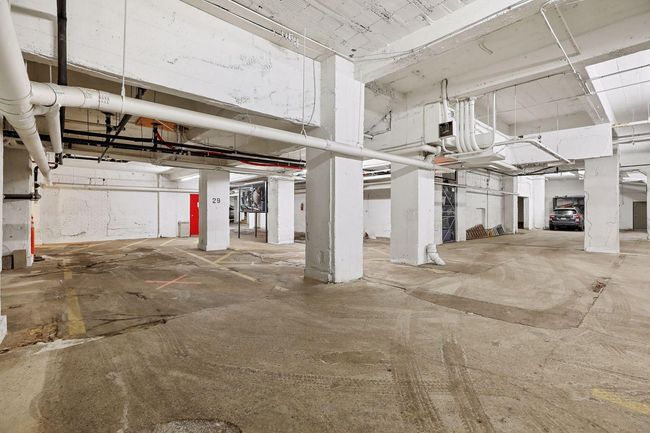 Underground heated garage | Image 40