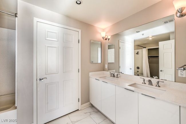 UNIT-810 - 150 Las Vegas Blvd N, Condo with 2 bedrooms, 2 bathrooms and null parking in Las Vegas NV | Image 16