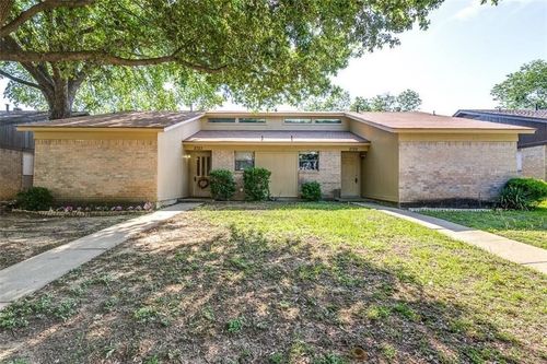 2723 Saint George Pl, Arlington, TX, 76015-1112 | Card Image