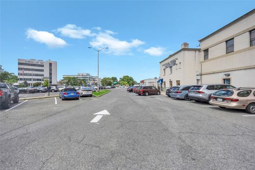 182-184 Sunrise Hwy, Rockville Centre, NY, 11570-4715 | Card Image