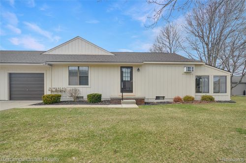 12113 Lexington Dr, South Lyon, MI, 48178-9197 | Card Image
