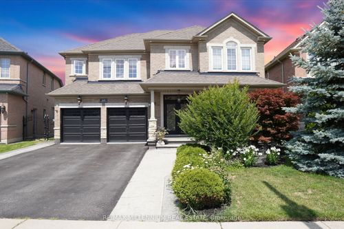40 Rampart Dr, Brampton, ON, L6P2Z1 | Card Image