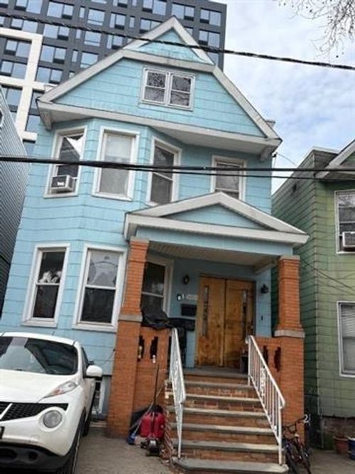 13 Bryan Pl, Jersey City, NJ, 07306-3924 | Card Image