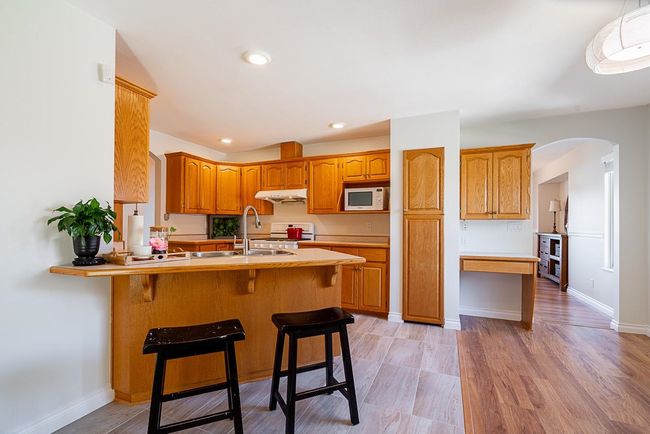 23819 Zeron Ave, House other with 6 bedrooms, 3 bathrooms and 4 parking in Maple Ridge BC | Image 13