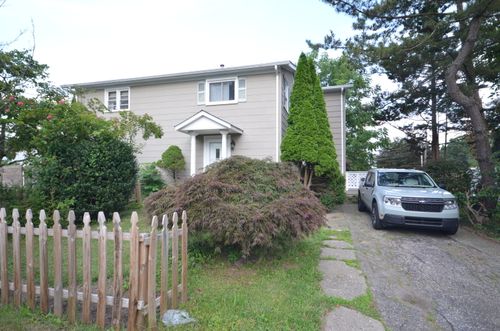 67 Campfield Dr, Fairfield, CT, 06825-3721 | Card Image