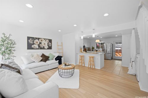 apt-d-1151 Wainiha St, Honolulu, HI, 96825-2656 | Card Image