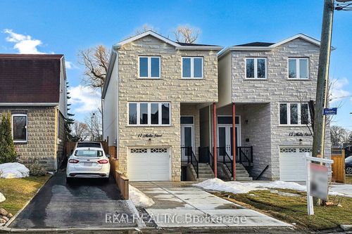 17 Malta St, Scarborough, ON, M1N2L2 | Card Image