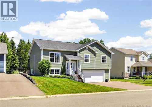 22 Melinda St, Dieppe, NB, E1A0W8 | Card Image