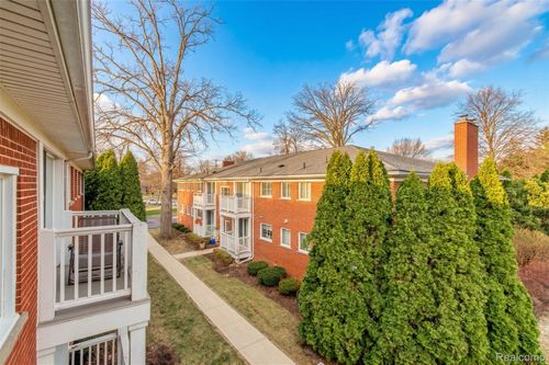 b6-487 N Eton St, Birmingham, MI, 48009-5955 | Card Image