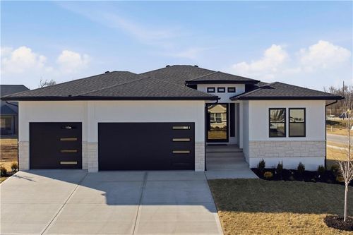 4701 Se Claude Ct, Blue Springs, MO, 64014-8108 | Card Image