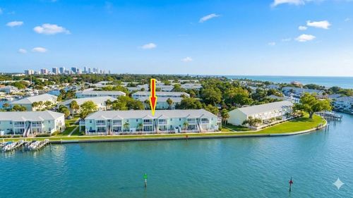 apt-d-5282 Beach Dr Se, St Petersburg, FL, 33705-4885 | Card Image