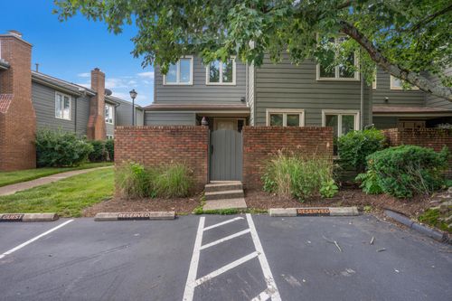 36-2140 Fort Harrods Dr, Lexington, KY, 40513-1060 | Card Image