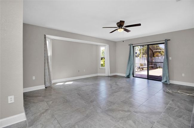 Master Bedroom | Image 29