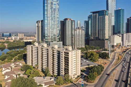 apt-6c1-40 N Interstate 35, Austin, TX, 78701-4355 | Card Image