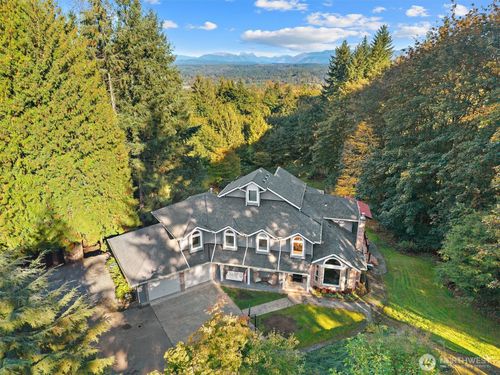 36 292nd Ave Ne, Fall City, WA, 98024-7422 | Card Image
