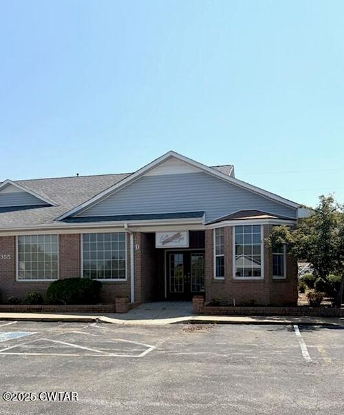 1355 Flowering Dogwood Ln, Dyersburg, TN, 38024-2893 | Card Image