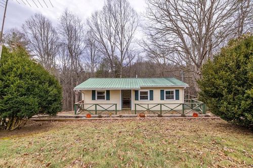 6201 Double Cabin Rd, Hillsville, VA, 24343-4779 | Card Image