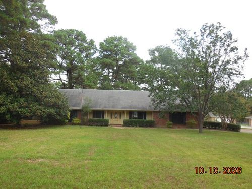 8470 Bea Ln, Greenwood, LA, 71033-3302 | Card Image
