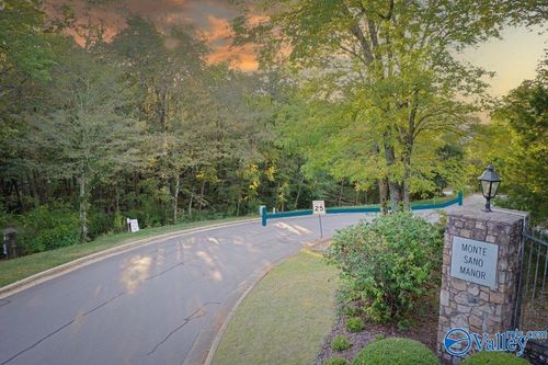 1298 Castlegate Blvd Se, Huntsville, AL, 35801-1668 | Card Image