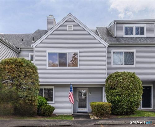 71-71 Country Pl, Shelton, CT, 06484-3862 | Card Image