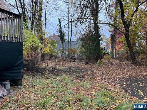 280 Gregory Ave, West Orange, NJ, 07052-4440 | Card Image