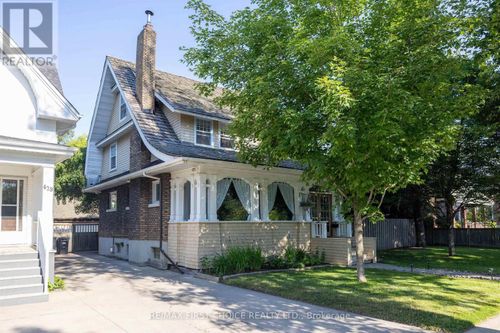 427 Norah St S, Thunder Bay, ON, P7E1P1 | Card Image