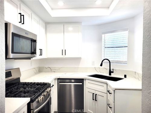 8-12464 Montecito Rd, Seal Beach, CA, 90740 | Card Image