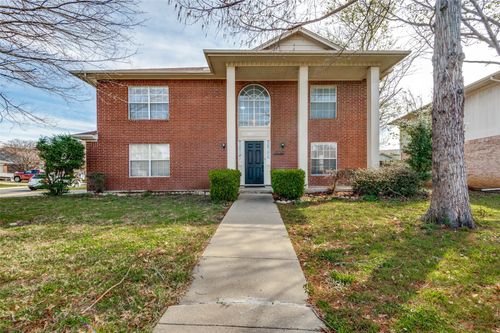 8720 Wind River Dr, Fort Worth, TX, 76179-5075 | Card Image