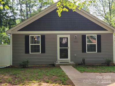 1025 Old Charlotte Road, House other with 3 bedrooms, 2 bathrooms and null parking in Statesville NC | Image 1