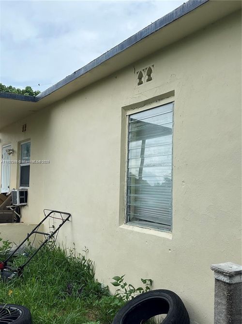 14955 Leisure Dr, Homestead, FL, 33033-2740 | Card Image