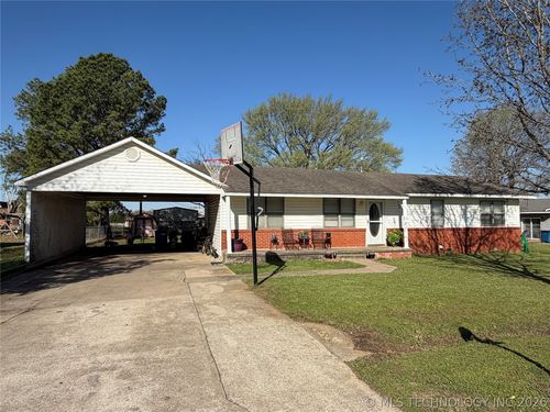 102 S Walnut Ave, Hartshorne, OK, 74547-4820 | Card Image