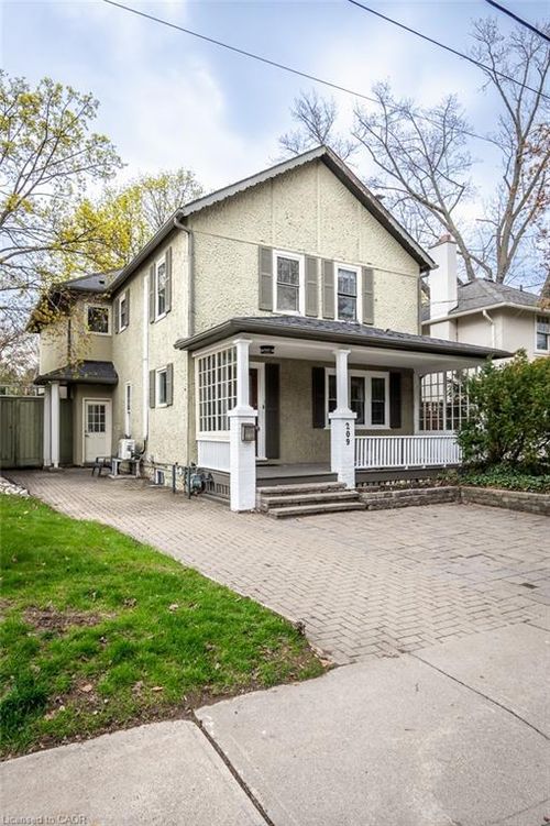 209 Allan St, Oakville, ON, L6J3P2 | Card Image