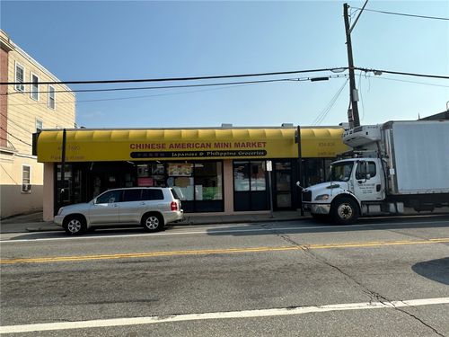 834 Park Ave, Cranston, RI, 02910-2026 | Card Image