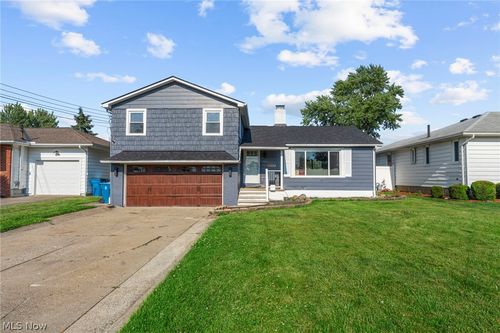 3053 Chris Ave, Lorain, OH, 44052-5018 | Card Image