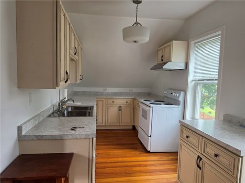 3-40 E Barrows St, Cumberland, RI, 02864-7610 | Card Image