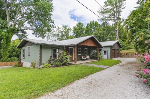 5699 S Main St, Lobelville, TN, 37097-3414 | Card Image