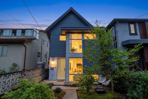1928 Templeton Dr, Vancouver, BC, V5N4W1 | Card Image