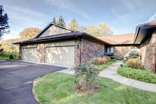 2-3229 Lake Dr, Grand Rapids, MI, 49506-4320 | Card Image